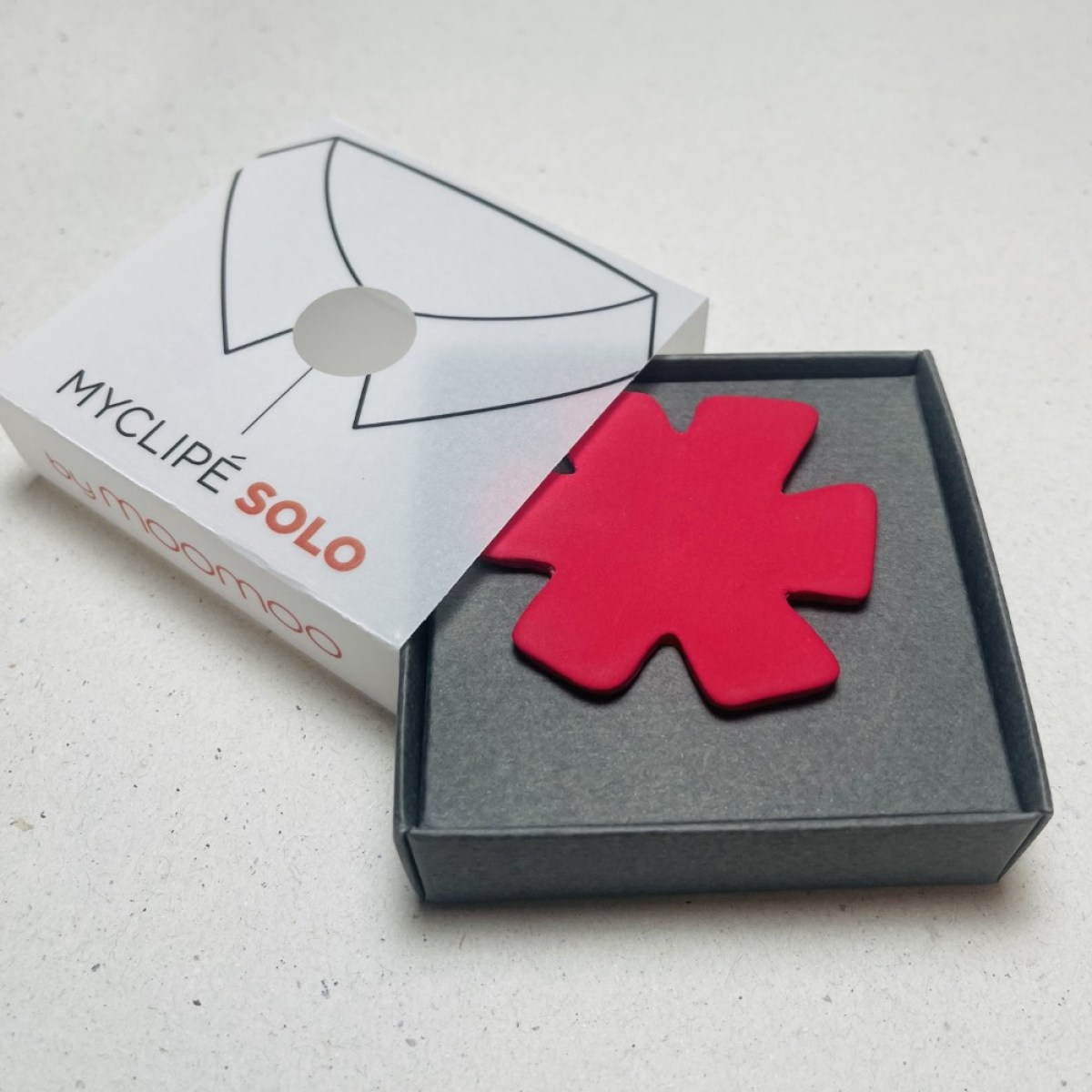 SOLO ROSETTE RED